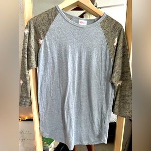 Lularoe Randy baseball tee Raglan shirt size M medium Women’s Top Digital Camo